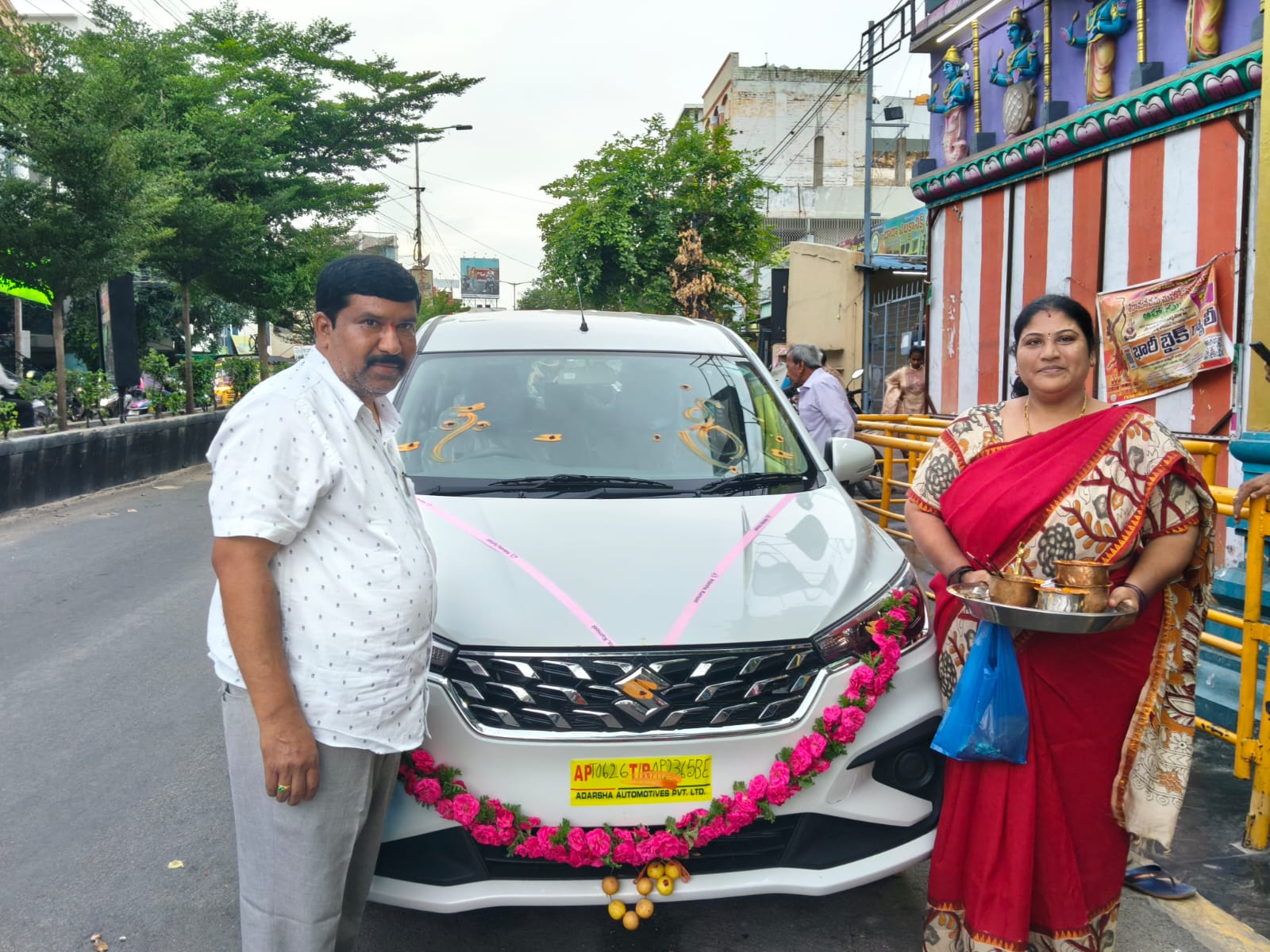 Sri Balaji Travels team and vehicle